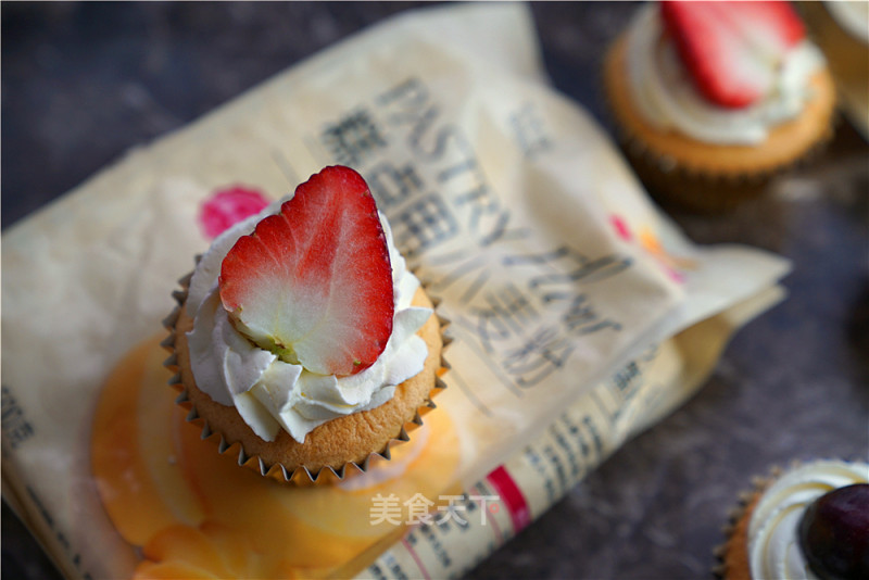 Strawberry Golden Cup Cake recipe