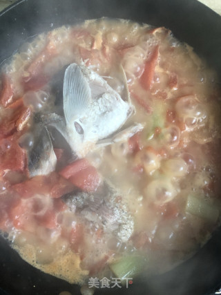 White Tofu with Tomatoes and Fish recipe