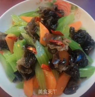 Celery with Fungus recipe
