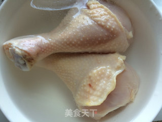 Goji Mushroom and Chicken Thigh Soup recipe