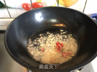 Fried Taihu White Shrimp in Oil recipe