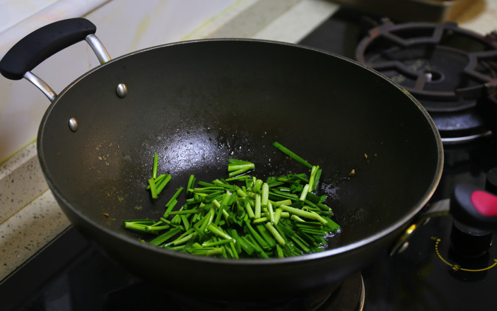 Scrambled Eggs with Mushrooms and Chives recipe