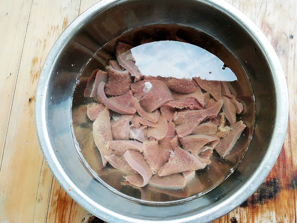 Stir-fried Pork Liver with Green Pepper recipe
