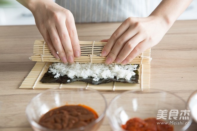 Easy-to-make Sushi Rolls recipe