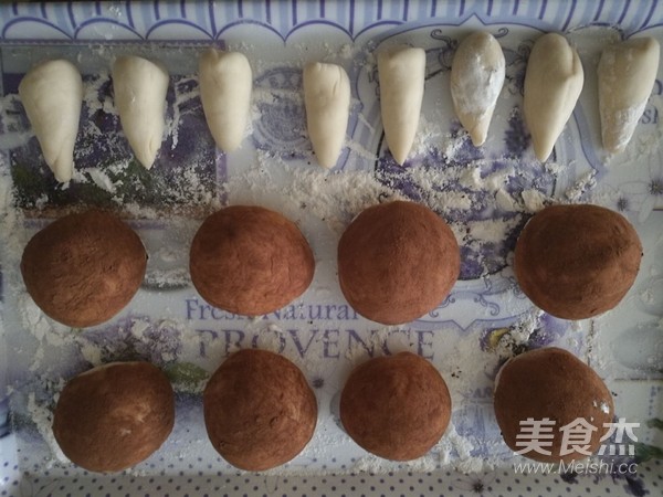 Mushroom Bean Paste Bun recipe