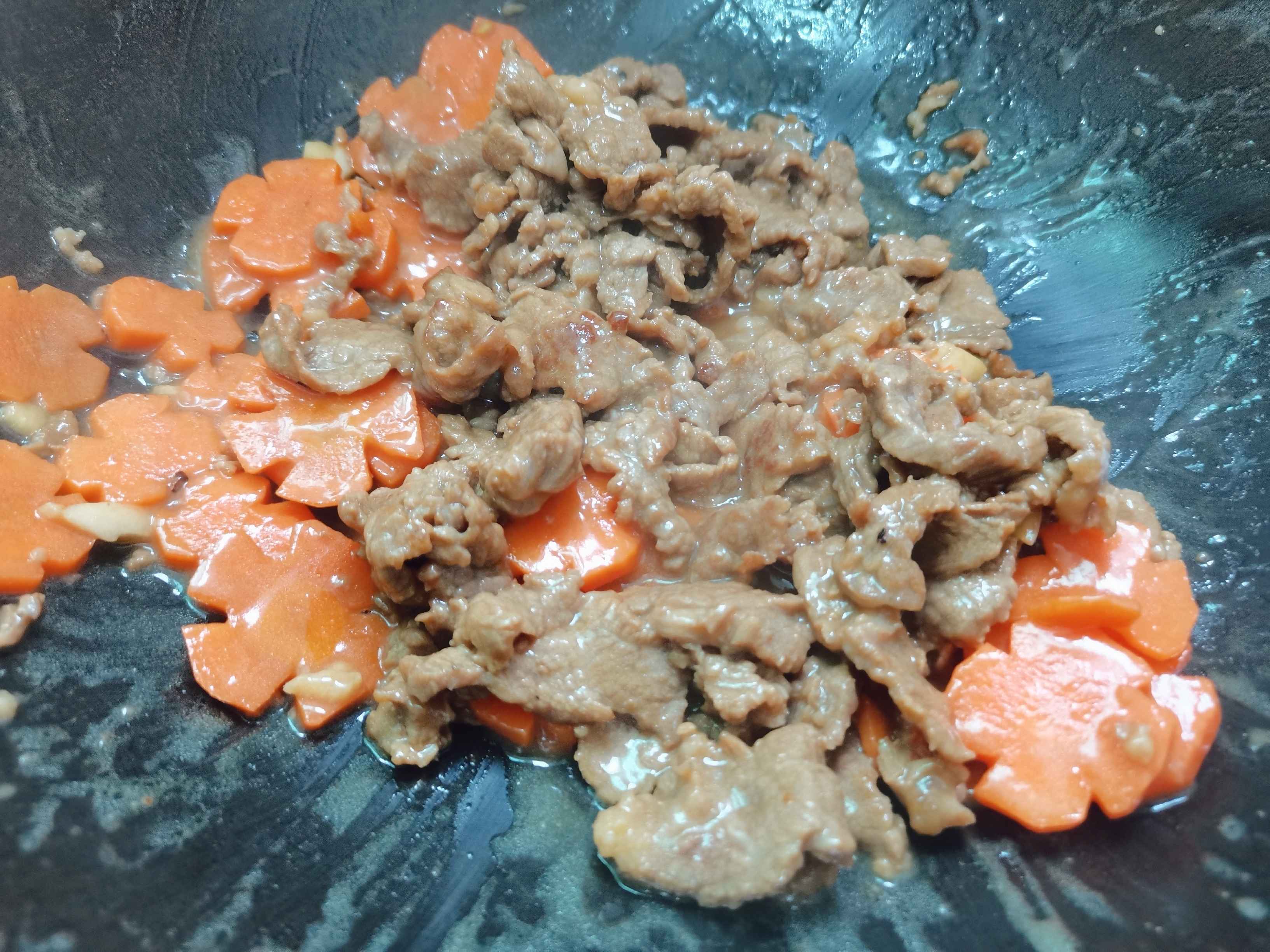 Stir-fried Beef with Carrots recipe