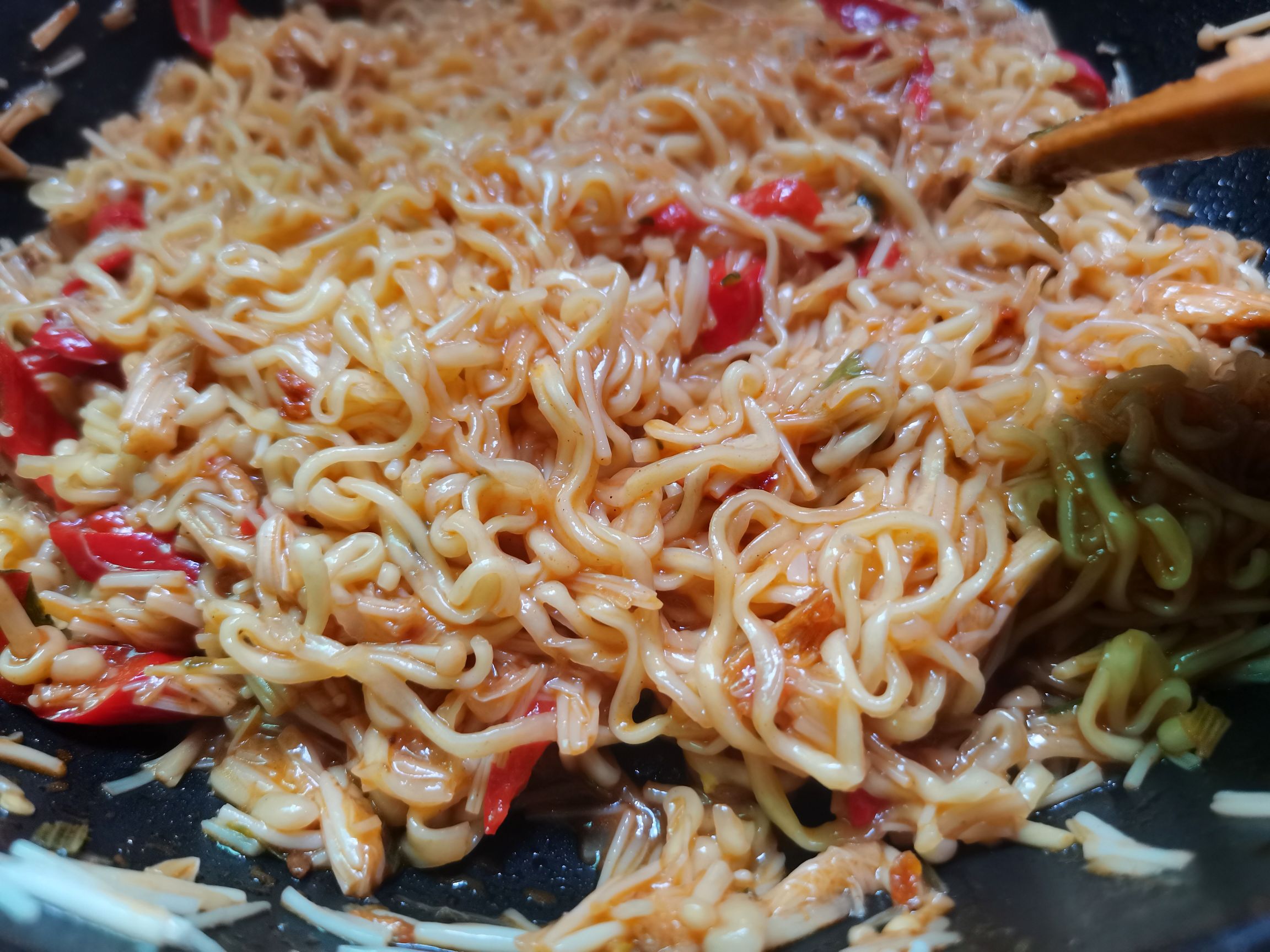 Fried Noodles with Enoki Mushroom recipe