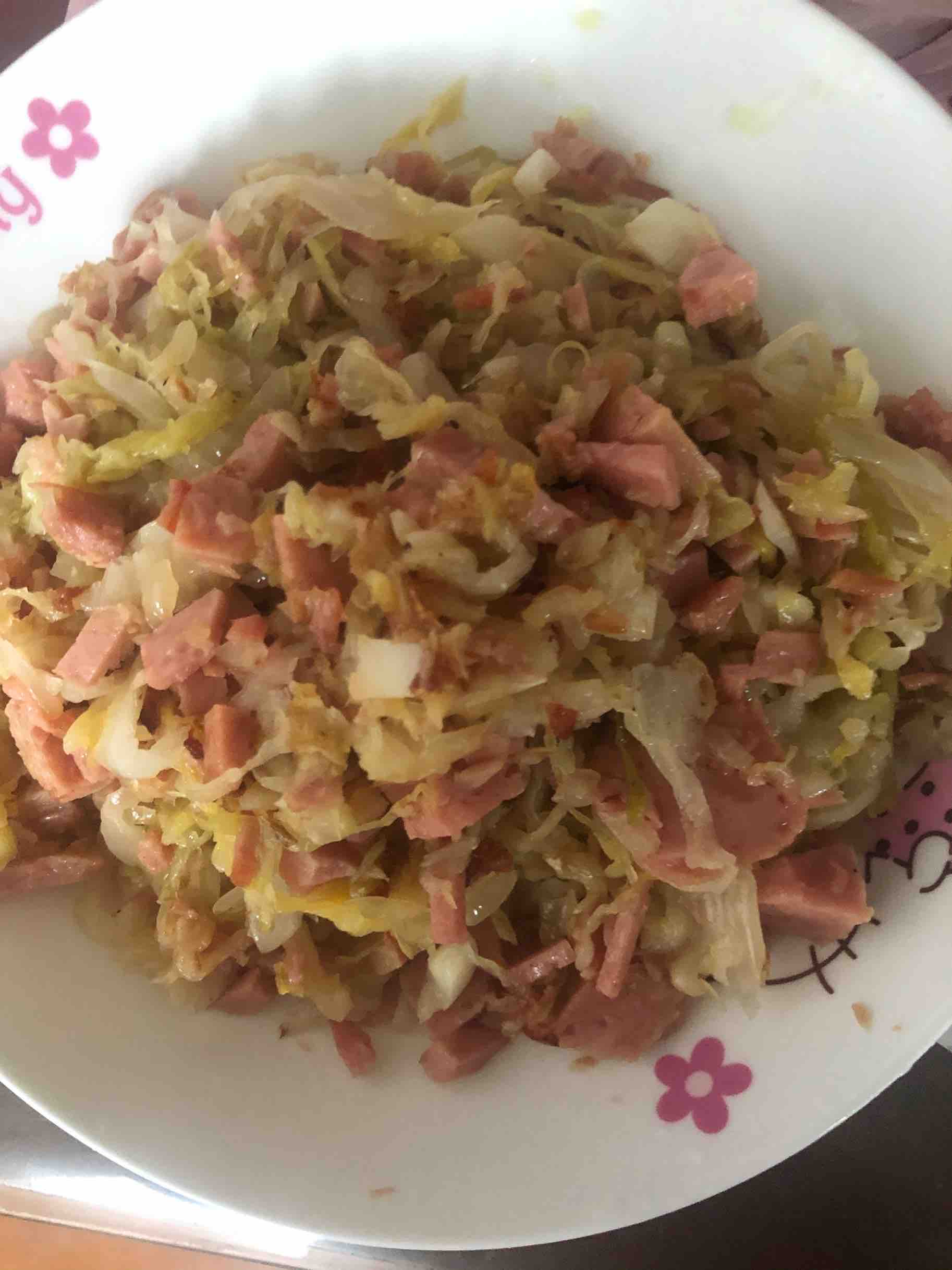 Stir-fried Diced Luncheon Meat with Sauerkraut Shreds