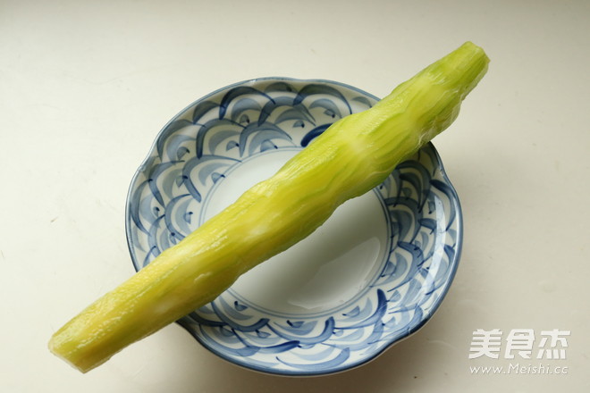 Shredded Lettuce Salad with Scallions recipe