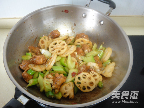 Pickled Pepper Lotus Root Chicken Wings recipe