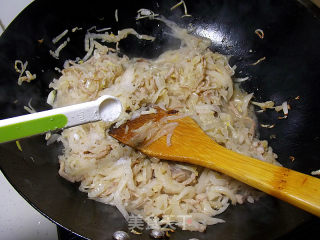 Fried Vermicelli with Sauerkraut recipe