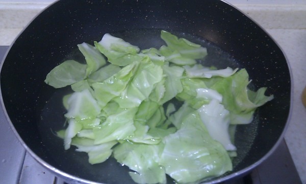 Cold Cabbage and Black Bean Sprouts recipe