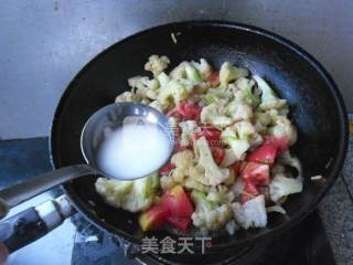 Cauliflower with Tomatoes recipe