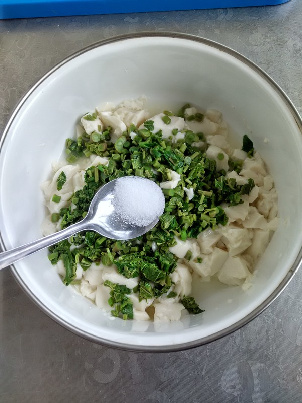 Tofu with Toon Sprouts recipe