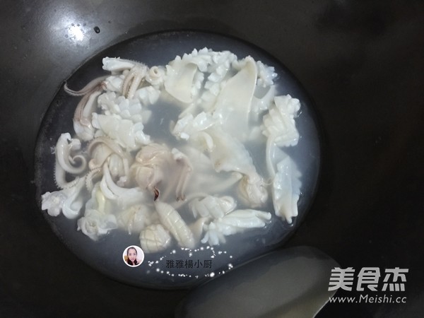 Stir Fried Squid Flower recipe