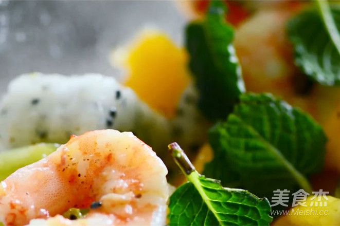 Super Refreshing Shrimp Fruit Salad recipe