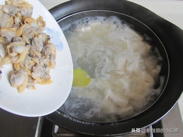 Clam Meat Tofu Soup recipe