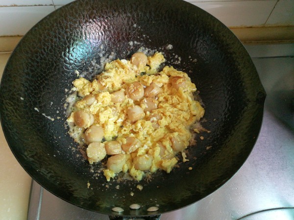 Scrambled Eggs with Scallops recipe