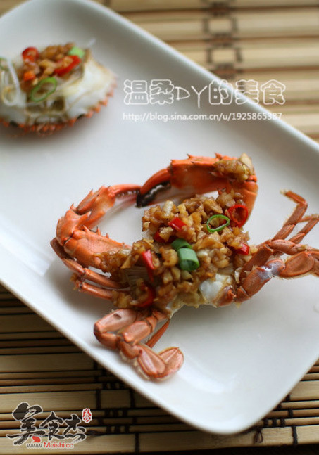 Steamed Crab with Golden and Silver Garlic Vermicelli recipe