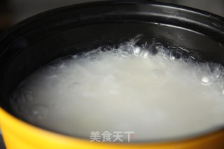 Autumnal Equinox Health Congee: White Pear, Egg and Fresh Rice Congee recipe