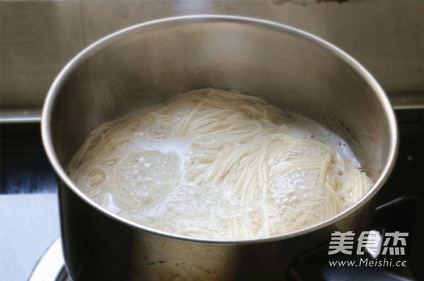 Shanghai Jingou Scallion Noodles recipe