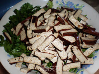 Coriander Mixed with Fragrant Dried recipe