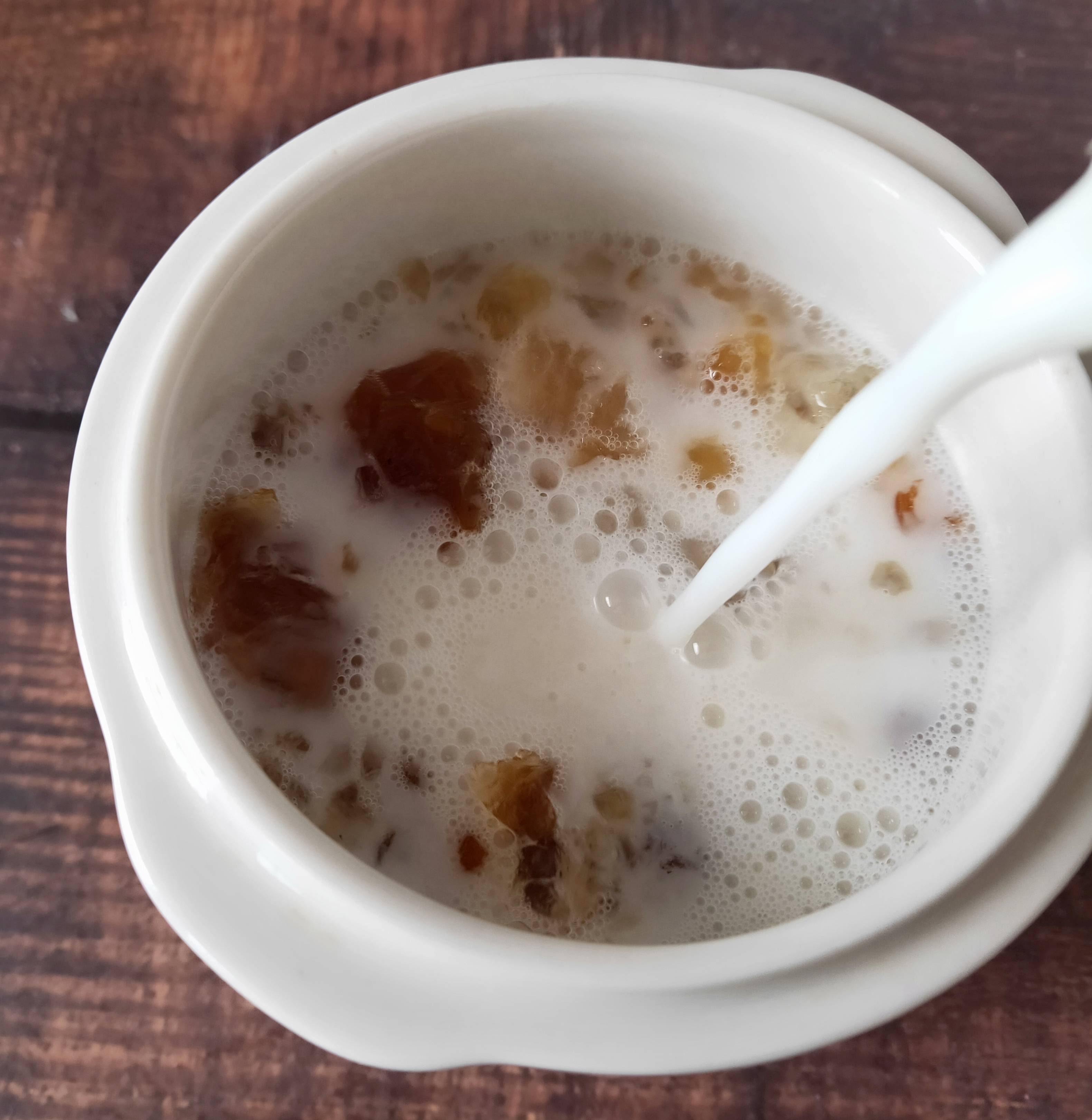 Peach Gum Stewed Milk recipe