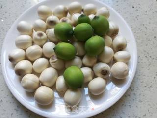 Roast Pork with Fresh Lotus Seeds recipe