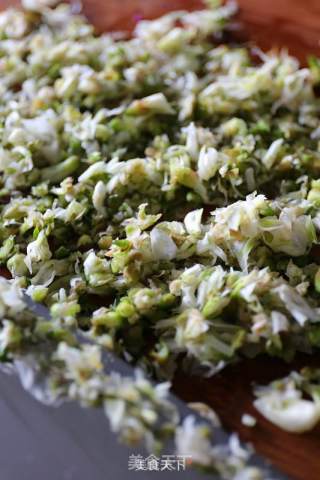 Sophora Flower and Purple Potato Steamed Cake recipe