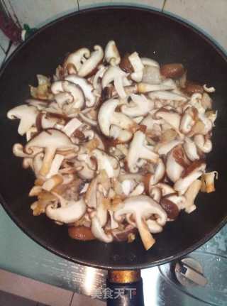 Stir-fried Pork Belly with Shiitake Mushrooms recipe