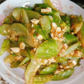 Duck Egg Fried Loofah recipe