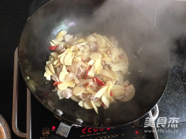 Stir-fried Pork with Winter Bamboo Shoots recipe