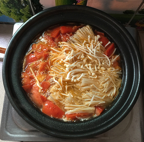 Beef Roll with Enoki Mushroom and Sour Soup recipe