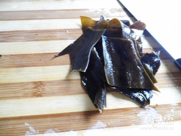 Mung Bean Kelp Trotter Soup recipe