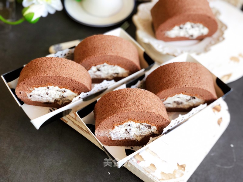 Oreo Salty Cream Cake Roll recipe