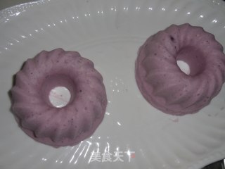 Frozen Cheese with Blueberry Sauce recipe