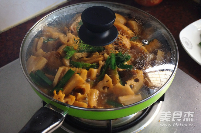 Braised Pork Belly with Lotus Root recipe