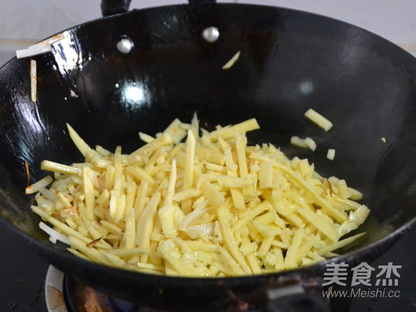 From A Bite of Raw Bamboo Shoots to Delicious Fried Pickled Bamboo Shoots recipe