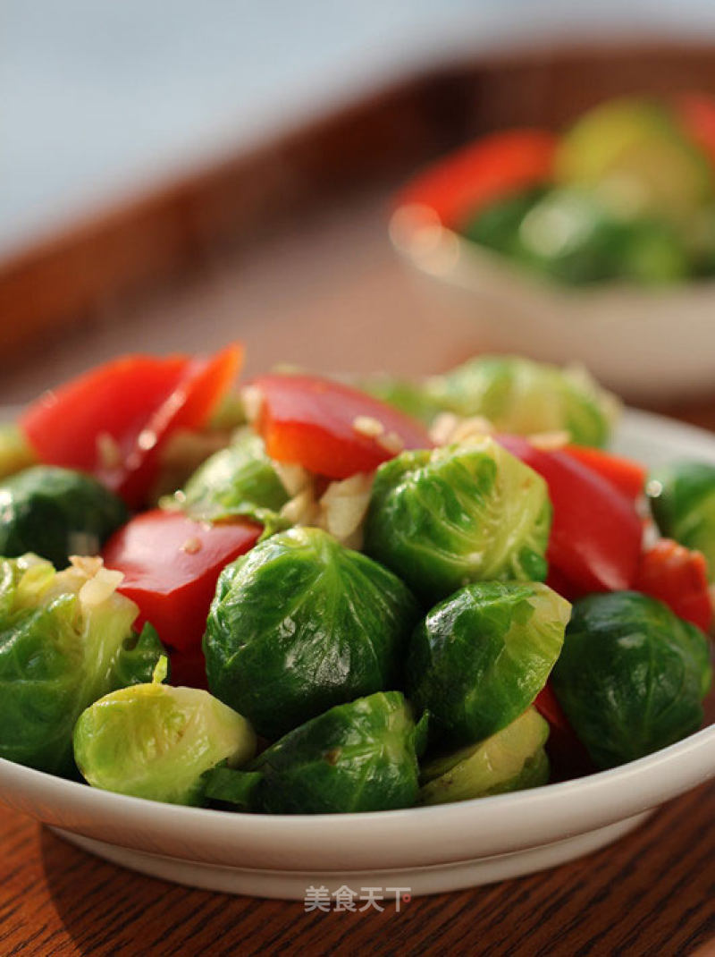Cabbage with Garlic, Bell Pepper and Kale recipe