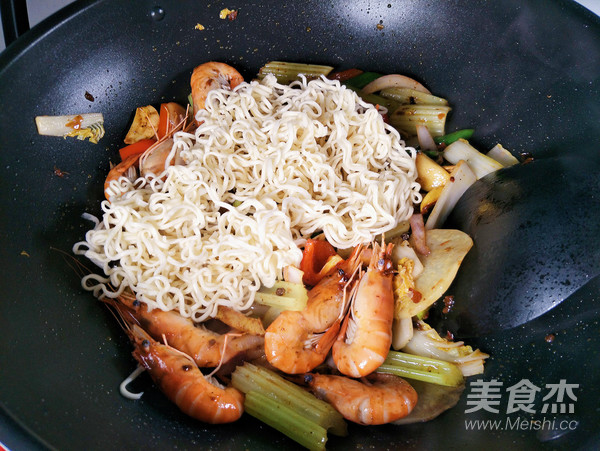 Instant Noodle Fragrant Pot Shrimp recipe