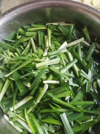 Stir-fried Pork with Leek Powder recipe