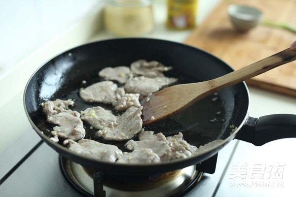 Fried Loofah with Sliced Pork recipe