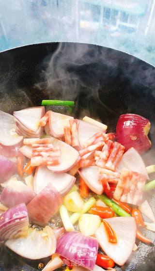 Spicy Sausage with Potatoes recipe