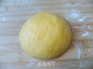 Beautiful Pumpkin Bean Paste Mooncakes recipe