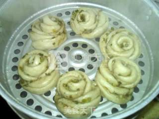 Salt and Pepper Scallion Rose Roll recipe