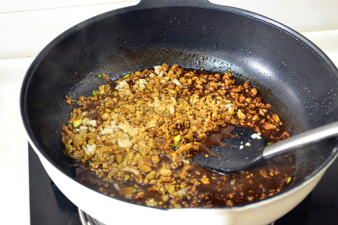 Spinach Noodles with Fried Sauce recipe