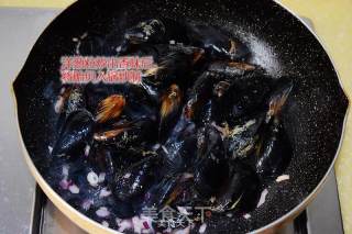 A Petty Bourgeoisie with The Most Ocean Flavor—french Mussels recipe