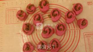 Dongling Wheat Whirlwind Dragon Fruit Rose Toast recipe