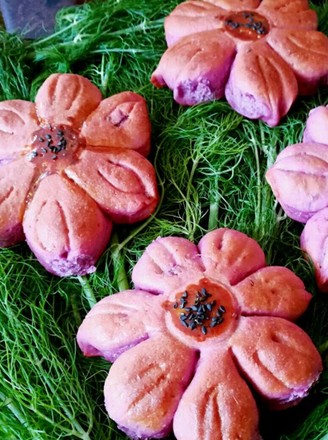 Lotus Purple Sweet Potato Bread