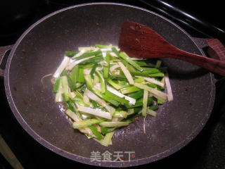 Stir-fried Garlic Leaves with Mustard Bacon recipe